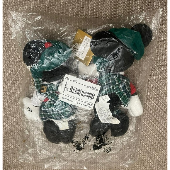Vintage Disney Store Scottish Mickey Minnie Mouse Globe Trotting Collection Set - Picture 2 of 11